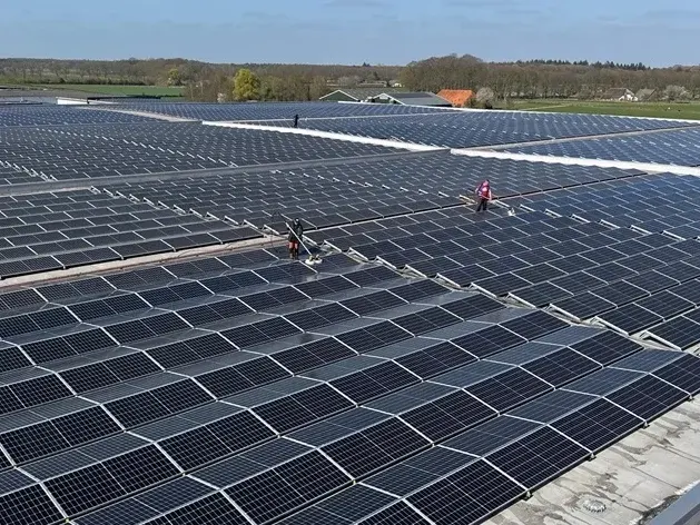 Afbeelding project 65.000 zonnepanelen reinigen bij Groendus 1